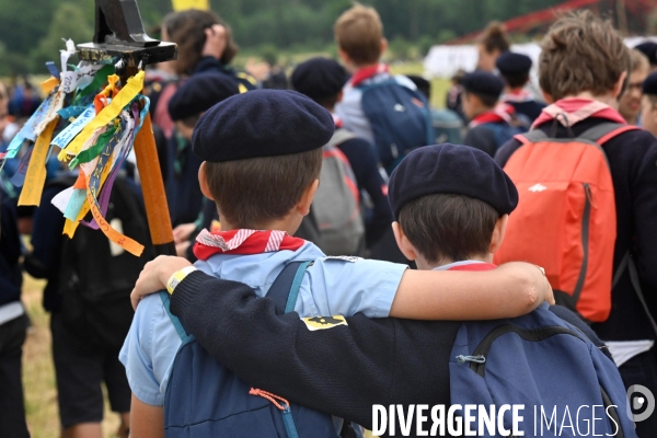 Rassemblement de 30 000 Scouts Unitaires de France à Chambord pour fêter les 50 ans du mouvement,