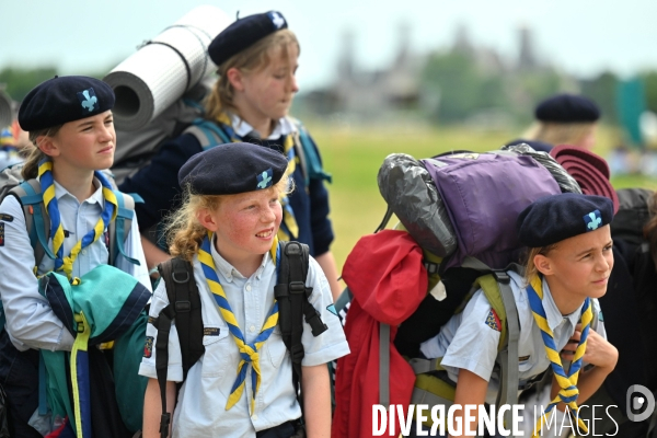 Rassemblement de 30 000 Scouts Unitaires de France à Chambord pour fêter les 50 ans du mouvement,