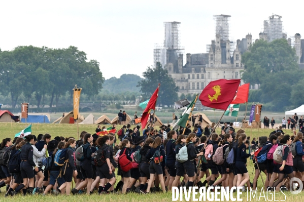 Rassemblement de 30 000 Scouts Unitaires de France à Chambord pour fêter les 50 ans du mouvement,