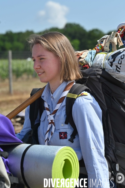 Rassemblement de 30 000 Scouts Unitaires de France à Chambord pour fêter les 50 ans du mouvement,