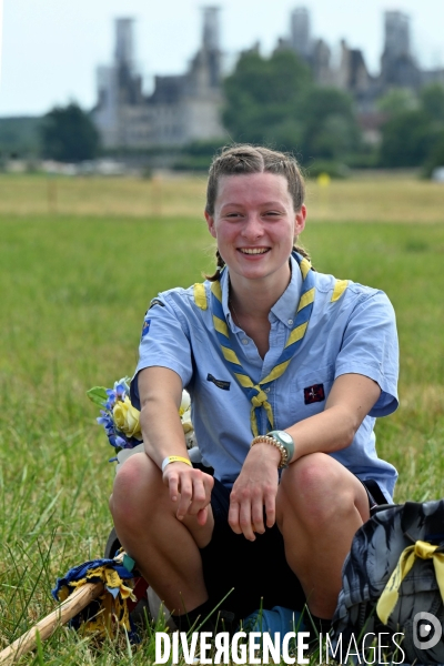 Rassemblement de 30 000 Scouts Unitaires de France à Chambord pour fêter les 50 ans du mouvement,