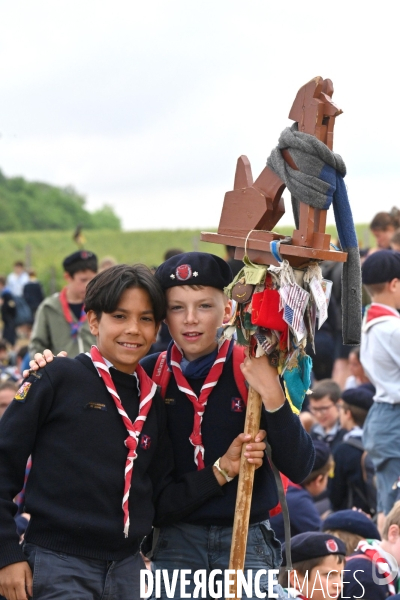 Rassemblement de 30 000 Scouts Unitaires de France à Chambord pour fêter les 50 ans du mouvement,