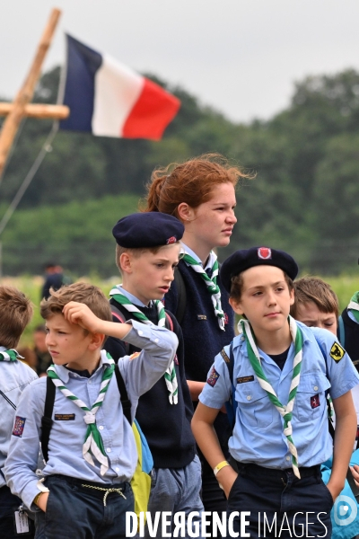 Rassemblement de 30 000 Scouts Unitaires de France à Chambord pour fêter les 50 ans du mouvement,