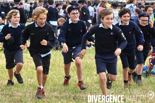 Rassemblement de 30 000 Scouts Unitaires de France à Chambord pour fêter les 50 ans du mouvement,