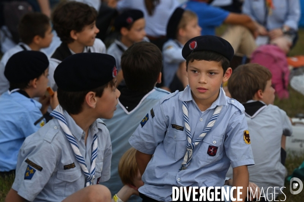 Rassemblement de 30 000 Scouts Unitaires de France à Chambord pour fêter les 50 ans du mouvement,