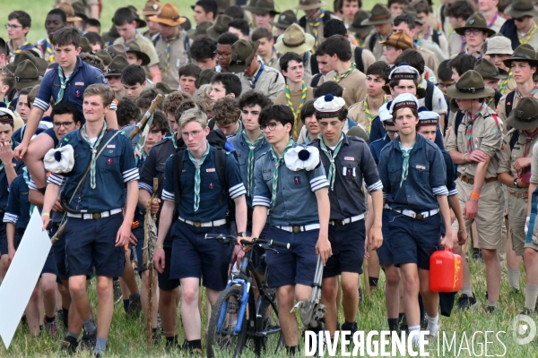 Rassemblement de 30 000 Scouts Unitaires de France à Chambord pour fêter les 50 ans du mouvement,