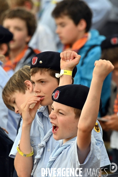 Rassemblement de 30 000 Scouts Unitaires de France à Chambord pour fêter les 50 ans du mouvement,