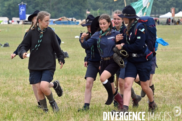 Rassemblement de 30 000 Scouts Unitaires de France à Chambord pour fêter les 50 ans du mouvement,