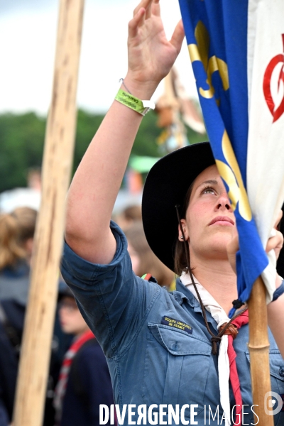 Rassemblement de 30 000 Scouts Unitaires de France à Chambord pour fêter les 50 ans du mouvement,