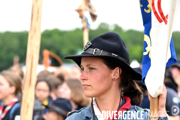 Rassemblement de 30 000 Scouts Unitaires de France à Chambord pour fêter les 50 ans du mouvement,