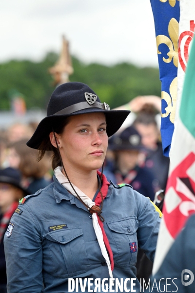 Rassemblement de 30 000 Scouts Unitaires de France à Chambord pour fêter les 50 ans du mouvement,