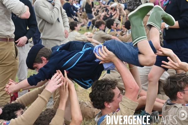 Rassemblement de 30 000 Scouts Unitaires de France à Chambord pour fêter les 50 ans du mouvement,