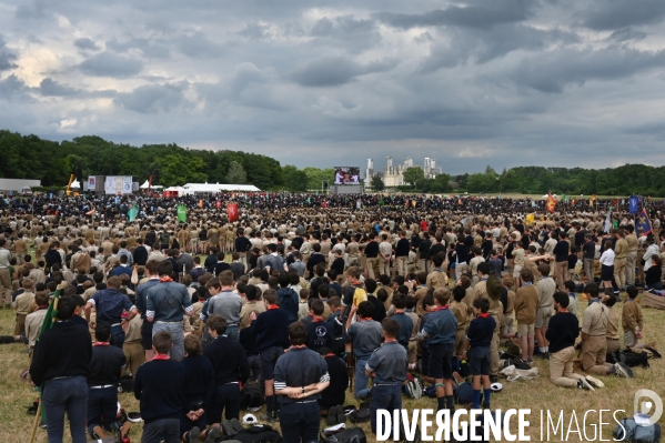 Messe de la Pentecôte des  Scouts Unitaires de France lors de leur rassemblement  à Chambord pour fêter les 50 ans du mouvement.