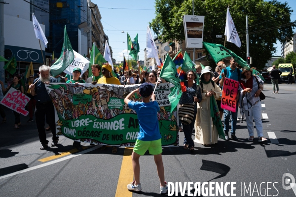Manifestation contre l Organisation Mondiale du Commerce (OMC)