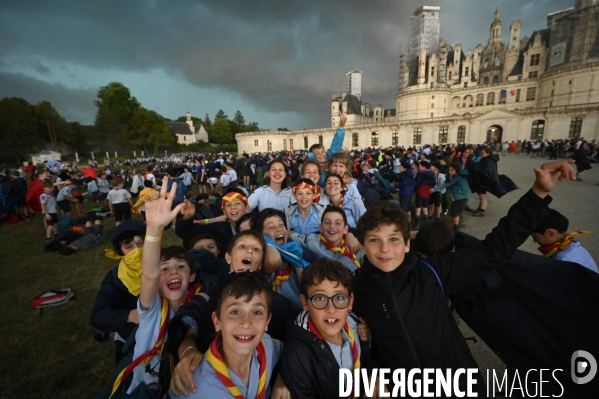 Orage pendant le aassemblement de 30 000 scouts unitaires de France à Chambord pour fêter les 50 ans du mouvement, 12 000 jeunes scouts mis à l abri en urgence dans le château de Chambord