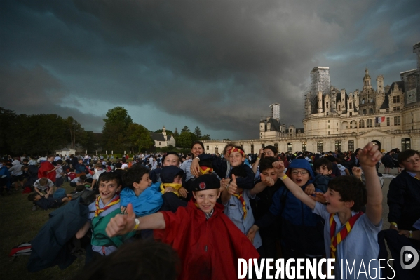 Orage pendant le aassemblement de 30 000 scouts unitaires de France à Chambord pour fêter les 50 ans du mouvement, 12 000 jeunes scouts mis à l abri en urgence dans le château de Chambord