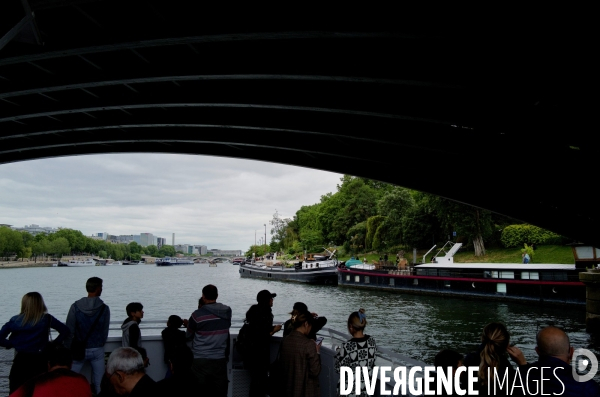 Bateau mouche à Paris