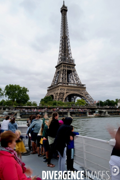 Bateau mouche à Paris