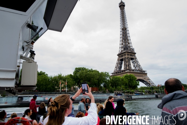 Bateau mouche à Paris