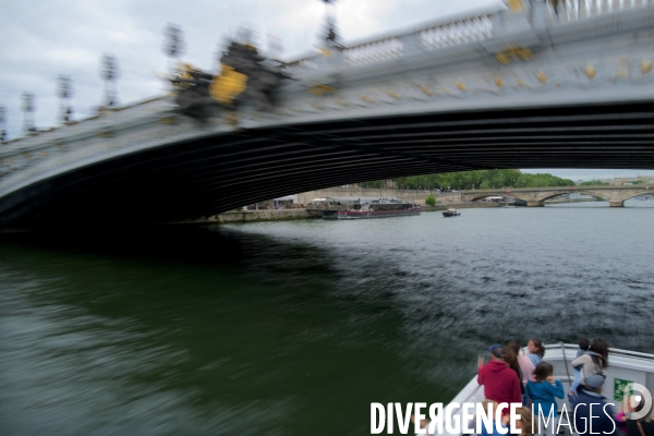 Bateau mouche à Paris