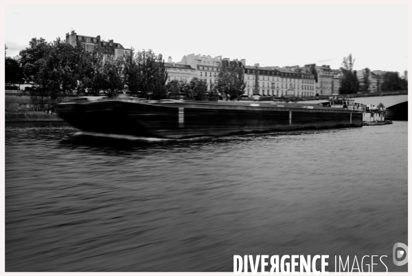 Bateau mouche à Paris