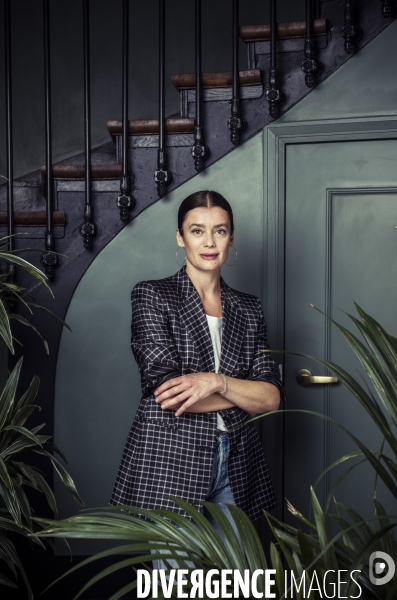 Portrait de aurelie dupont, ancienne directrice de la danse a l opera de paris.