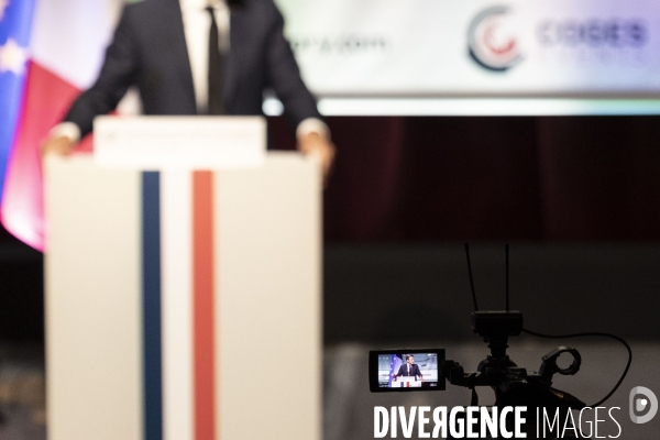 Legislatives : Emmanuel Macron visite le salon Eurosatory