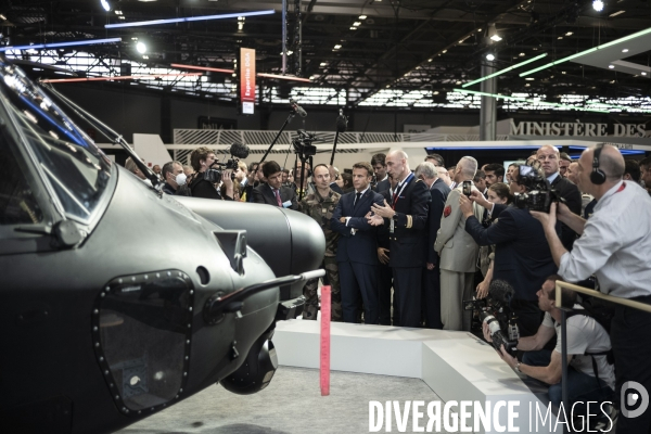 Legislatives : Emmanuel Macron visite le salon Eurosatory