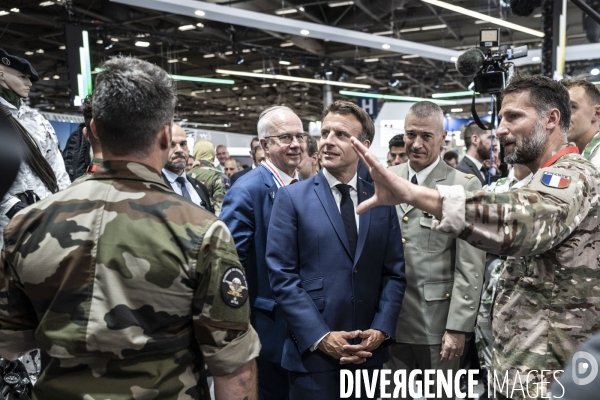 Legislatives : Emmanuel Macron visite le salon Eurosatory