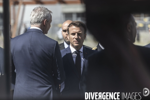 Legislatives : Emmanuel Macron visite le salon Eurosatory