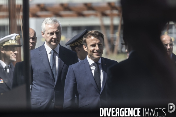 Legislatives : Emmanuel Macron visite le salon Eurosatory