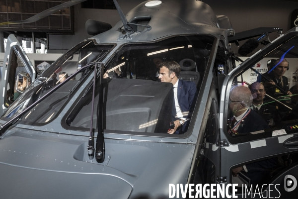 Legislatives : Emmanuel Macron visite le salon Eurosatory