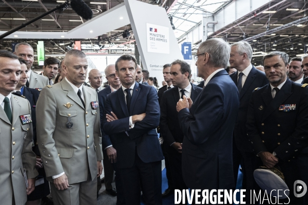 Legislatives : Emmanuel Macron visite le salon Eurosatory