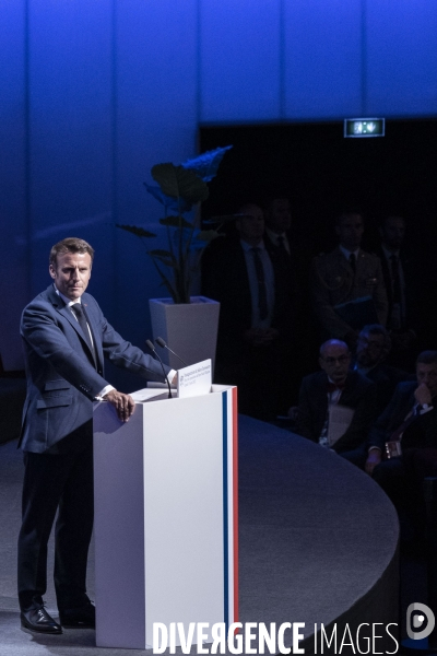 Legislatives : Emmanuel Macron visite le salon Eurosatory