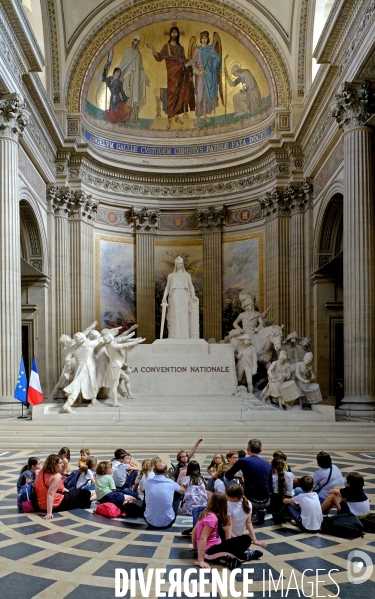 Au Panthéon national