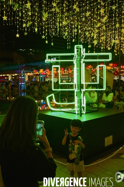 Les défenseurs  des  néons de Hong Kong