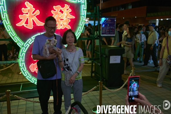 Les défenseurs  des  néons de Hong Kong