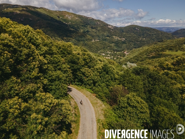 Cyclotourisme vue d un drone