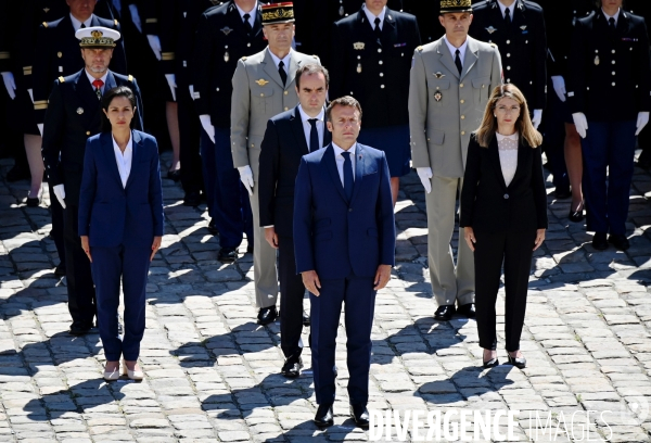 Emmanuel Macron / Prise d armes à l Hôtel national des Invalides