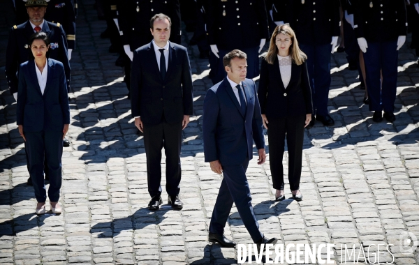 Emmanuel Macron / Prise d armes à l Hôtel national des Invalides
