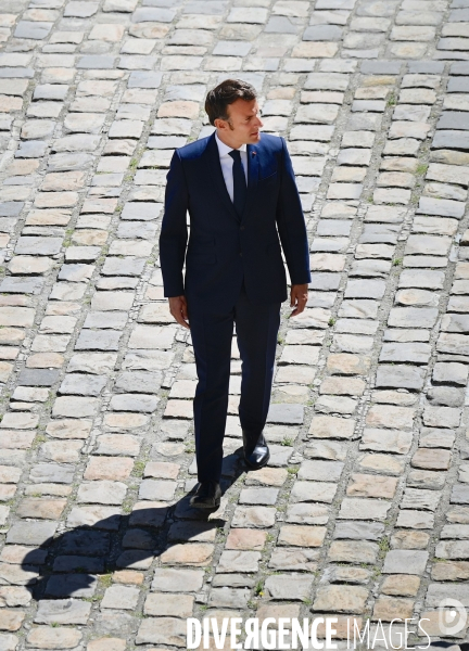 Emmanuel Macron / Prise d armes à l Hôtel national des Invalides