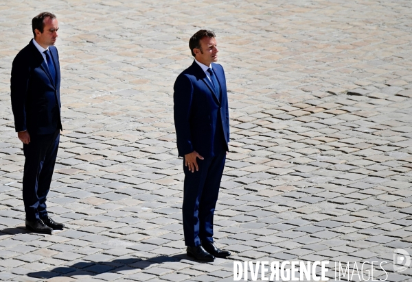 Emmanuel Macron / Prise d armes à l Hôtel national des Invalides