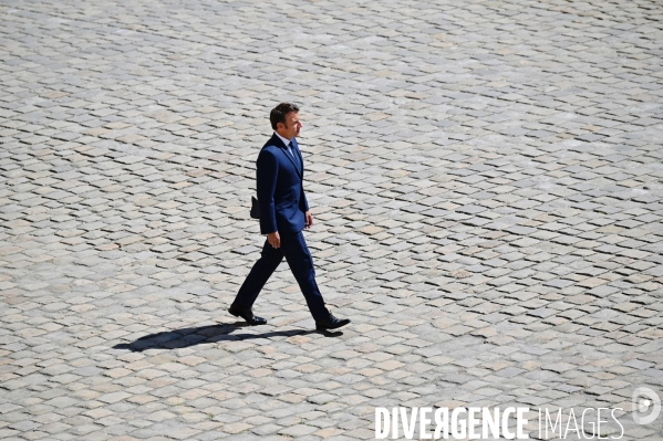 Emmanuel Macron / Prise d armes à l Hôtel national des Invalides