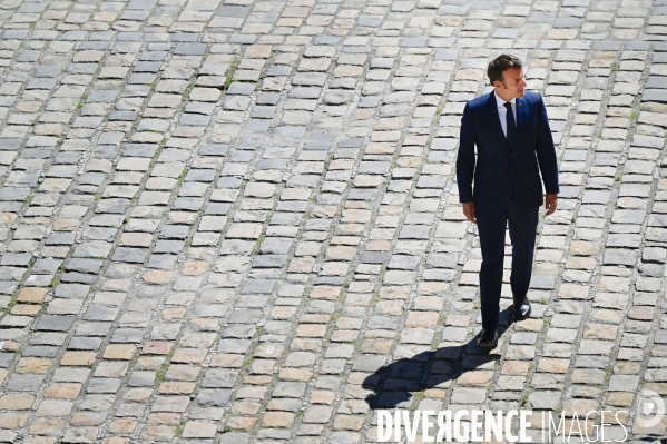 Emmanuel Macron / Prise d armes à l Hôtel national des Invalides