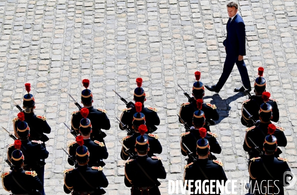 Emmanuel Macron / Prise d armes à l Hôtel national des Invalides