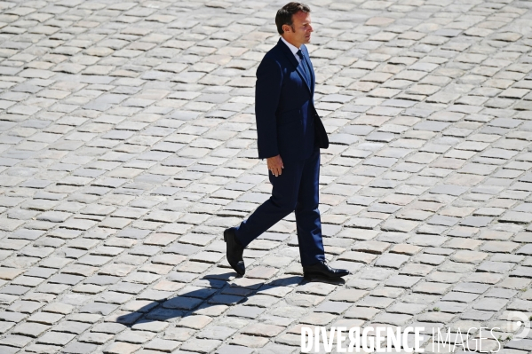 Emmanuel Macron / Prise d armes à l Hôtel national des Invalides