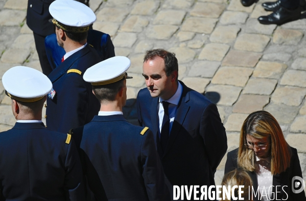 Emmanuel Macron / Prise d armes à l Hôtel national des Invalides