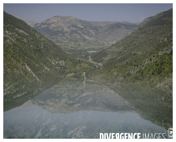 Le long de la transbasse alpine Digne Nice ( la procession )