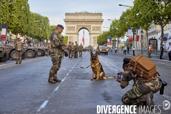 Défilé du 14 juillet sur les Champs Elysées