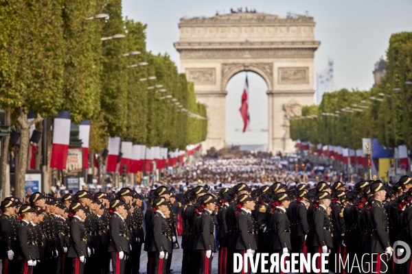 Défilé du 14 juillet sur les Champs Elysées